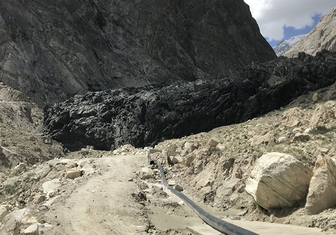 Shisper Glacier surge: Photo taken during a field survey in September 2019 (Photo: Sher Muhammad/ICIMOD)