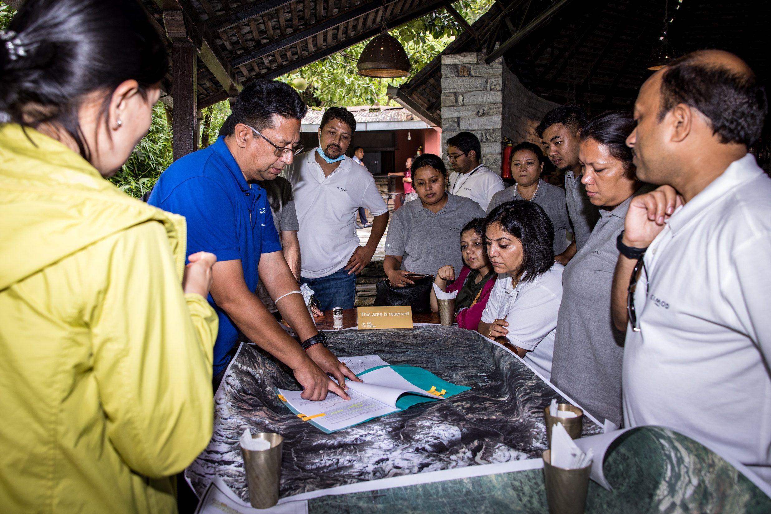 Dr. Arun Bhakta Shrestha, ICIMOD explaining the issues, challenges and opportunities in the Koshi Basin (Image: ICIMOD)